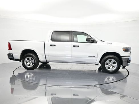 Used 2025 RAM 1500 Big Horn AWD/4WD image 4