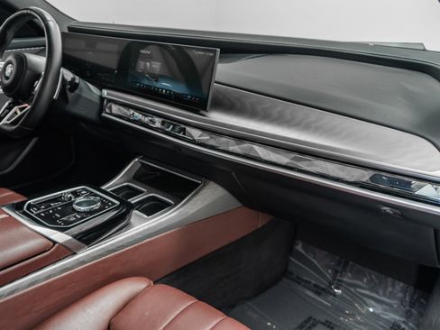 Used 2023 BMW 760i xDrive AWD/4WD image 14
