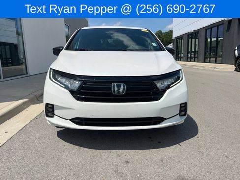 Used 2023 Honda Odyssey Sport image 2