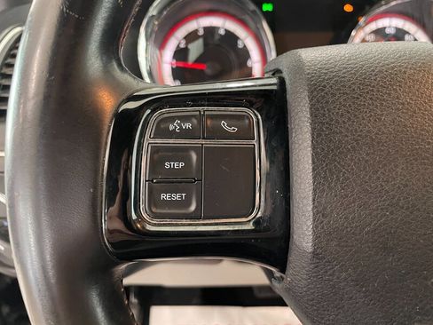 Used 2019 Dodge Grand Caravan SXT image 10