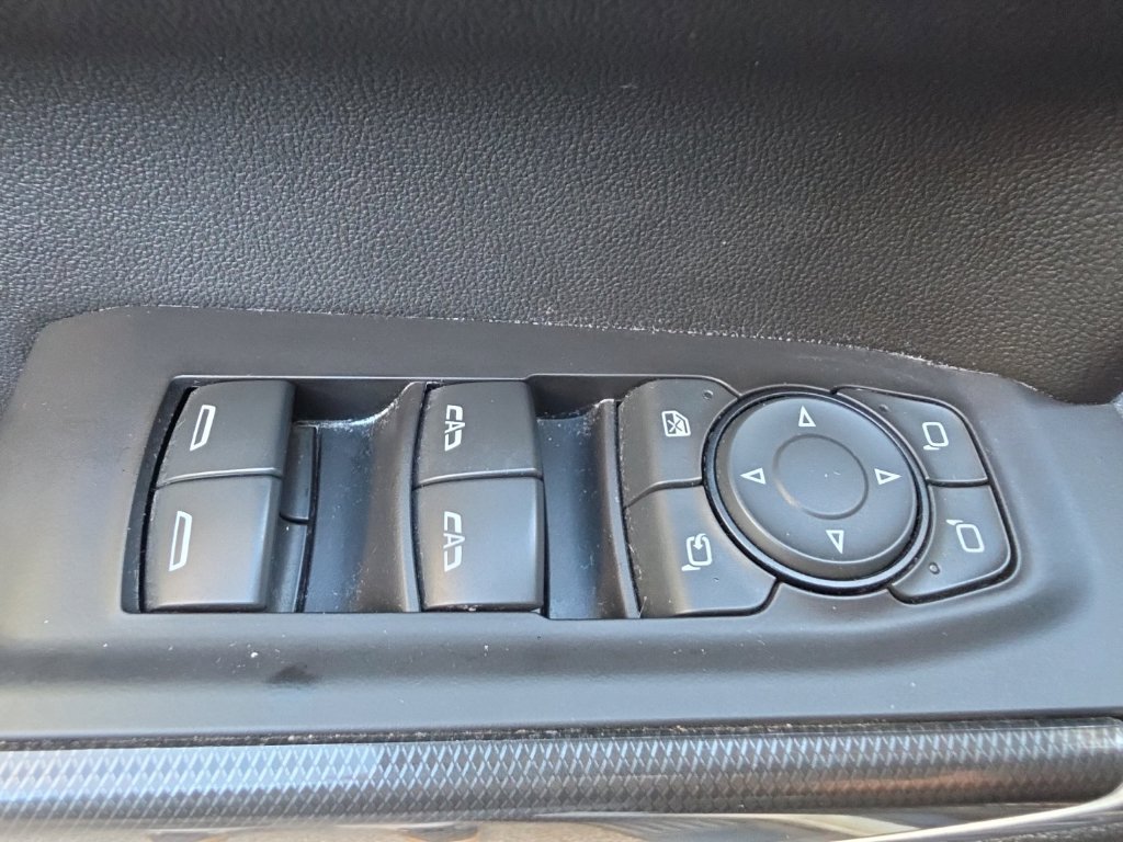 Used 2020 GMC Sierra 1500 AT4 w/ AT4 Premium Package AWD/4WD image 17