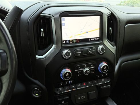 Used 2020 GMC Sierra 3500 Denali w/ Denali Ultimate Package AWD/4WD image 53
