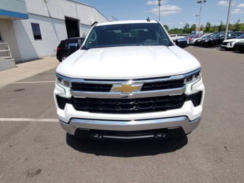 Certified 2025 Chevrolet Silverado 1500 LT AWD/4WD image 3