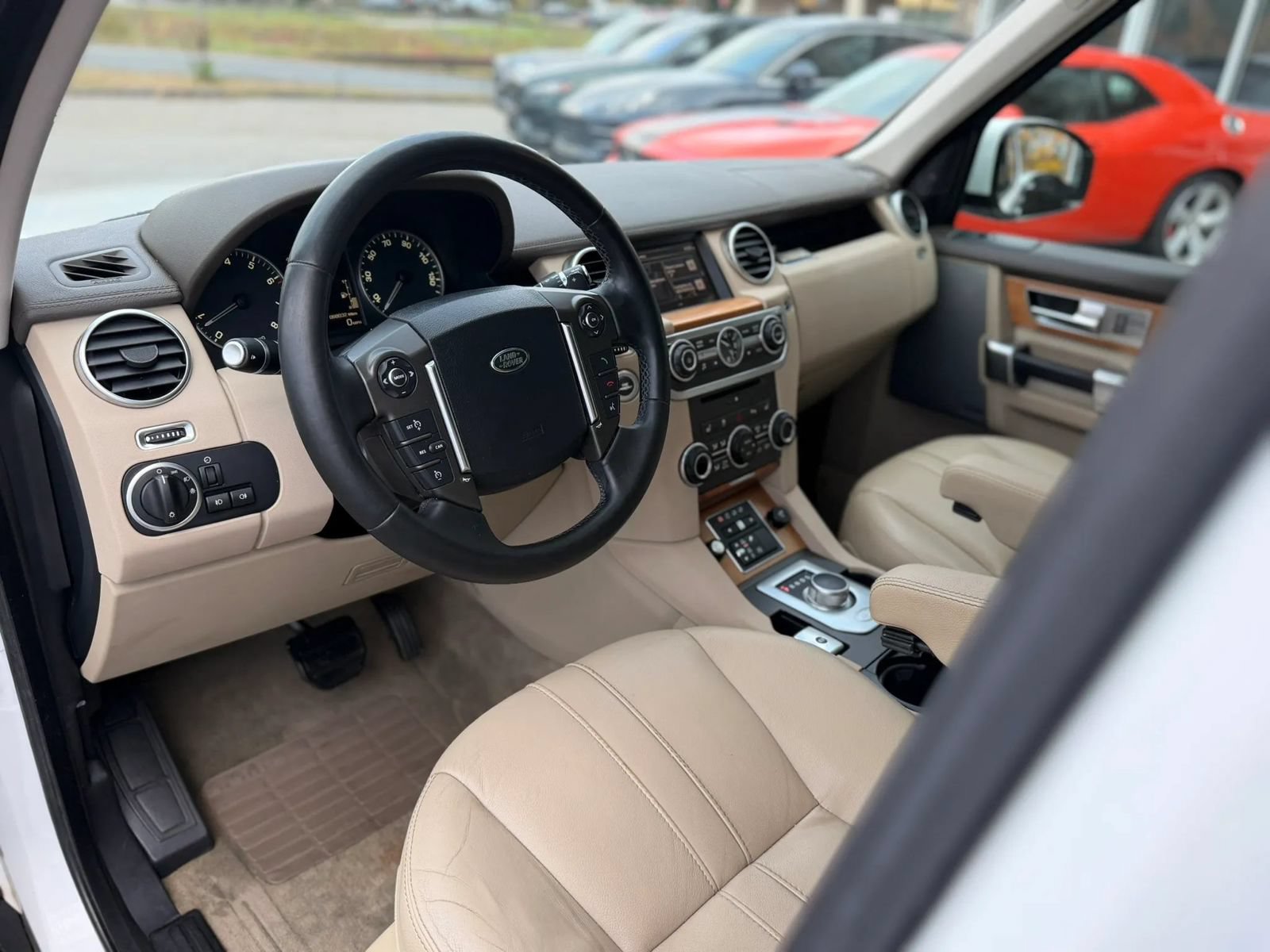Used 2016 Land Rover LR4 HSE Silver Edition AWD/4WD image 41