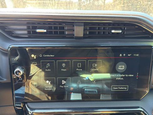 Used 2024 GMC Sierra 2500 AT4 w/ AT4 Premium Plus Package image 18