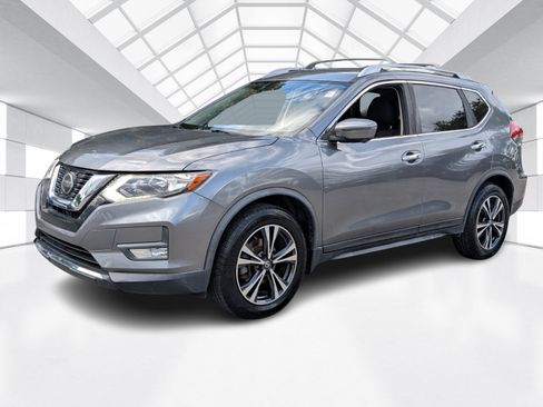 Certified 2019 Nissan Rogue SV w/ Premium Package image 3