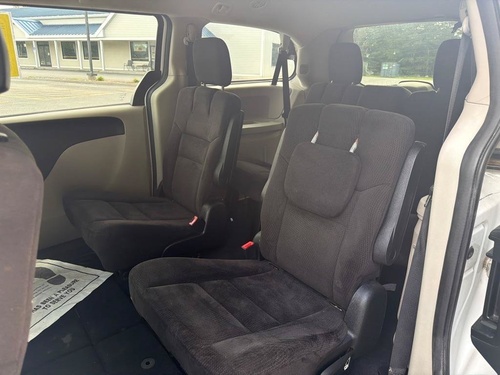 Used 2014 Dodge Grand Caravan SXT w/ Rear Park Assist Package FWD image 12