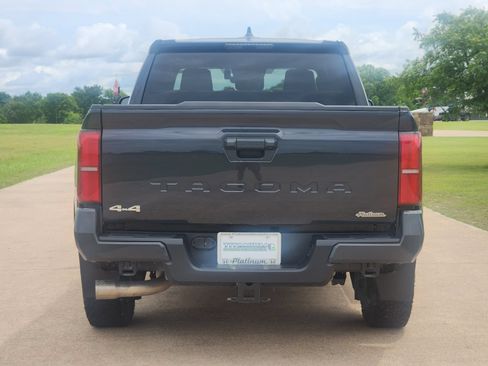 Used 2024 Toyota Tacoma SR5 AWD/4WD image 8