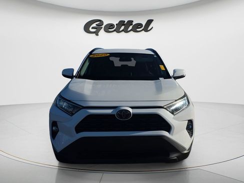 Used 2020 Toyota RAV4 XLE FWD image 2