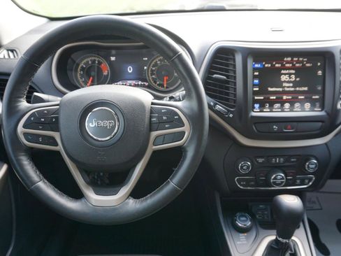 Used 2018 Jeep Cherokee Limited w/ High Altitude Package AWD/4WD image 9