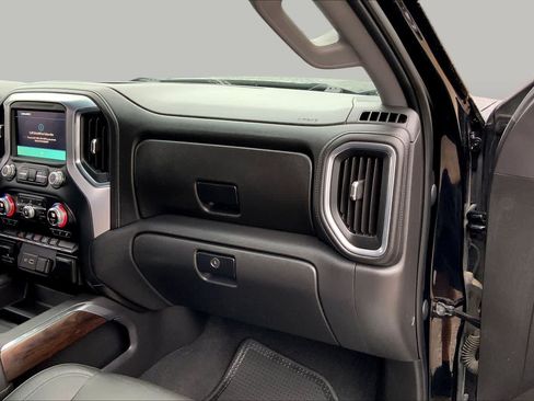 Used 2020 GMC Sierra 1500 SLT RWD image 18