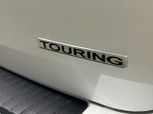 New 2026 Honda Odyssey Touring image 7