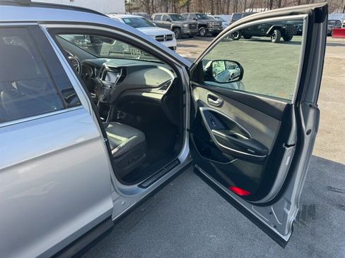 Used 2017 Hyundai Santa Fe SE w/ SE Premium Package 02 image 49