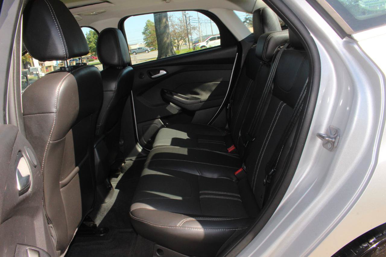 Used 2014 Ford Focus Titanium FWD image 35