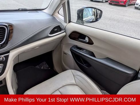 Used 2021 Chrysler Pacifica Limited w/ Premium & Safety Sphere Group AWD/4WD image 16