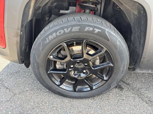 Used 2019 Jeep Renegade Altitude w/ Quick Order Package 2XM AWD/4WD image 10