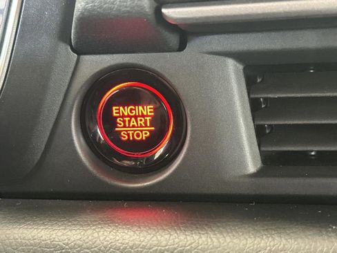 Certified 2025 Honda Pilot Black Edition image 22