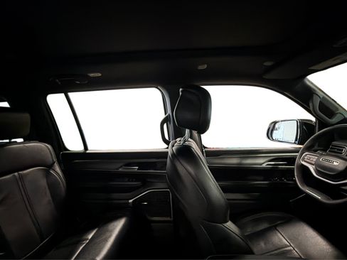 Used 2024 Jeep Wagoneer Series II AWD/4WD image 46