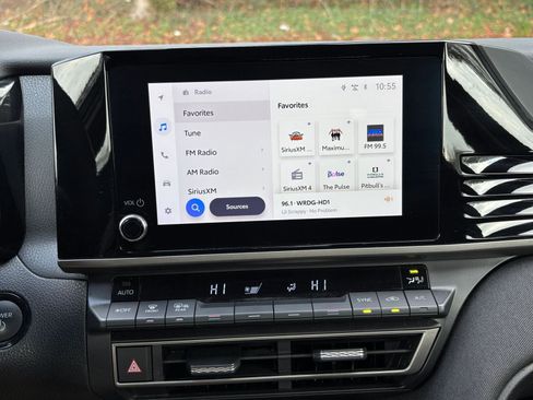 Used 2025 Toyota Camry LE image 17