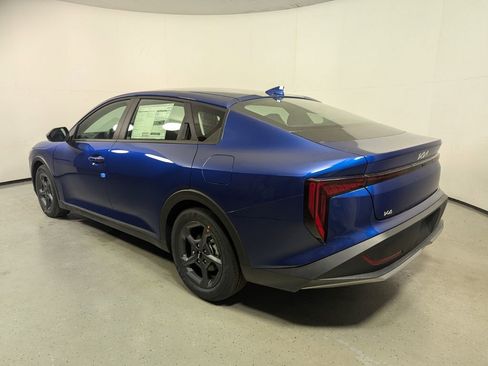 New 2026 Kia K4 LXS image 5