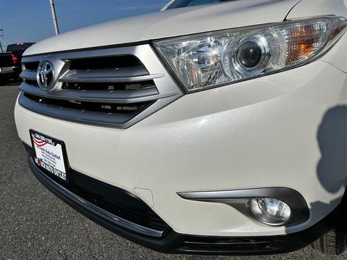 Used 2011 Toyota Highlander SE image 8