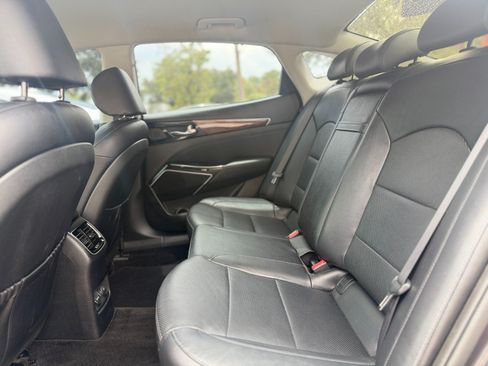Used 2018 Kia Cadenza Premium FWD image 11