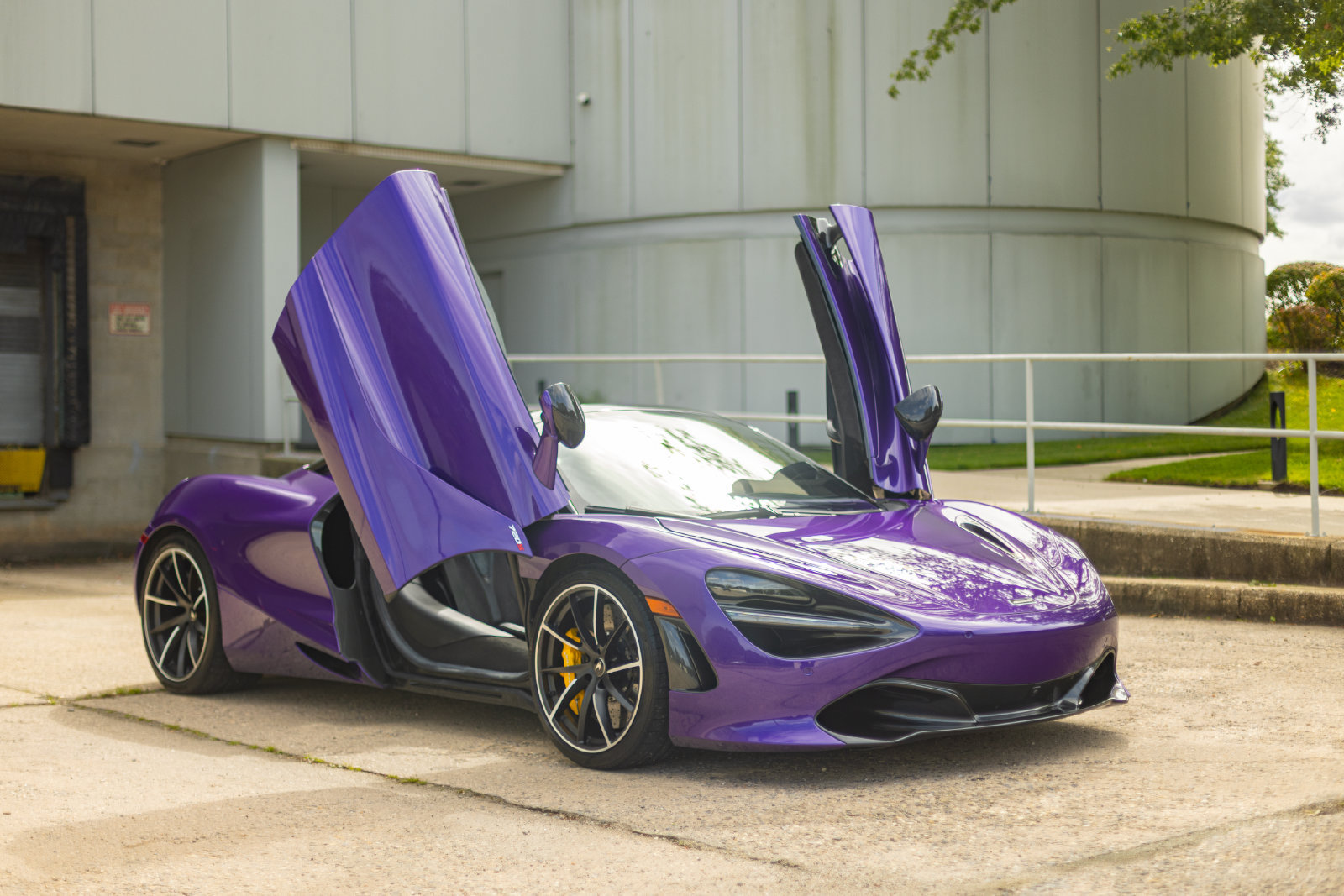 Used 2020 McLaren 720S Performance RWD image 34
