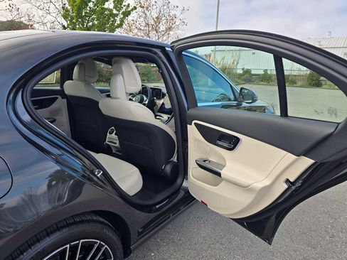 Used 2025 Mercedes-Benz C 300 Sedan image 15