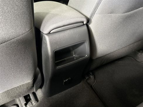 Used 2020 Toyota Corolla LE image 33