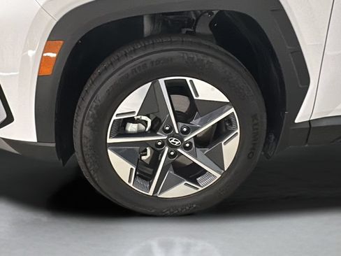 Certified 2025 Hyundai Tucson SEL AWD/4WD image 8