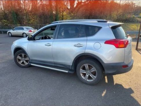 Used 2015 Toyota RAV4 XLE image 2