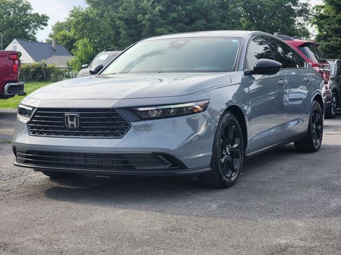 Used 2025 Honda Accord SE image 3