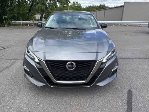 Used 2019 Nissan Altima 2.5 SR FWD image 2