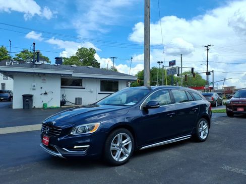 Used 2015 Volvo V60 T5 Platinum AWD/4WD image 1