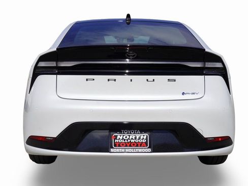 New 2026 Toyota Prius Plug-In Hybrid image 5