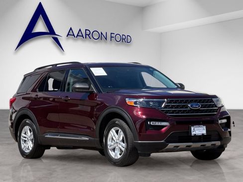 Used 2022 Ford Explorer XLT w/ Equipment Group 202A RWD image 8