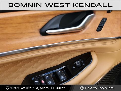 Used 2023 Jeep Grand Cherokee Summit image 22