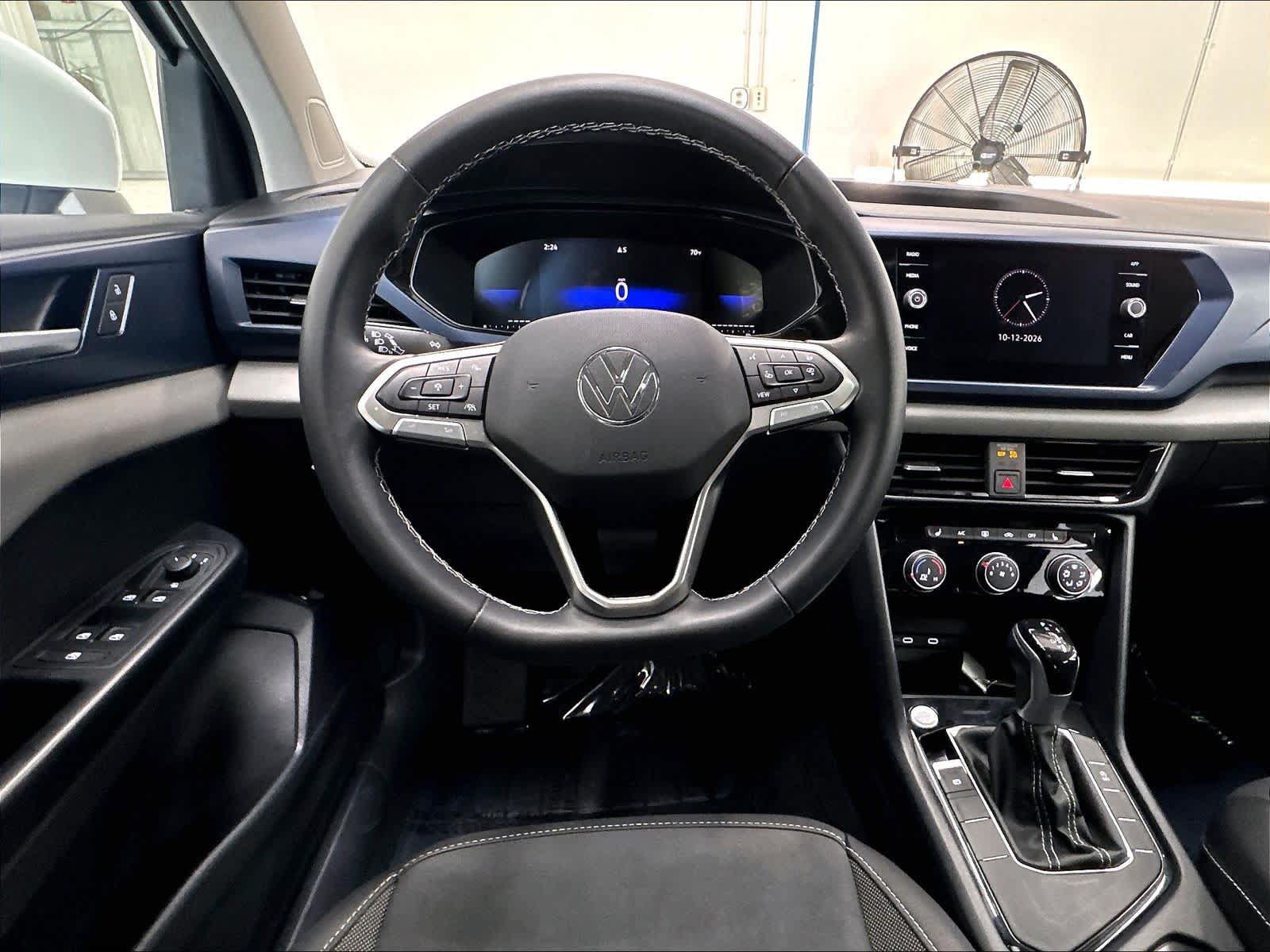 Used 2023 Volkswagen Taos SE FWD image 11