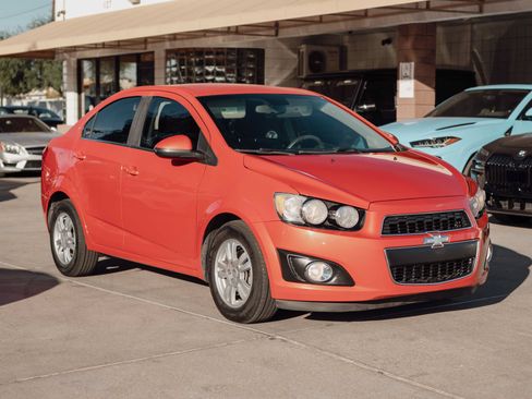 Used 2013 Chevrolet Sonic LT FWD image 3