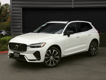 Used 2023 Volvo XC60 B5 Plus w/ Climate Package