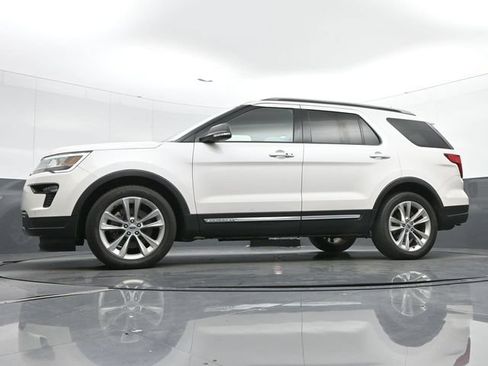 Used 2019 Ford Explorer XLT w/ Equipment Group 202A FWD image 16