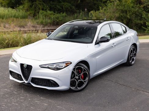New 2025 Alfa Romeo Giulia image 4
