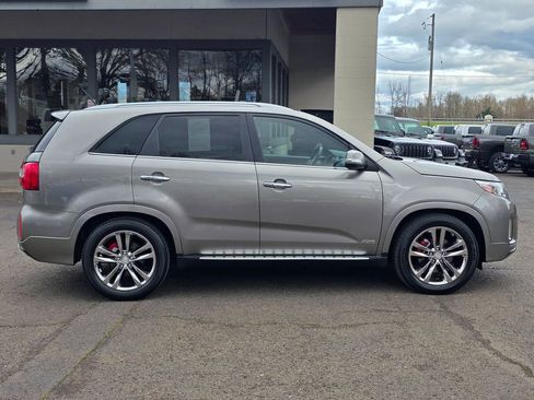 Used 2014 Kia Sorento SX w/ 3rd Row Package image 8