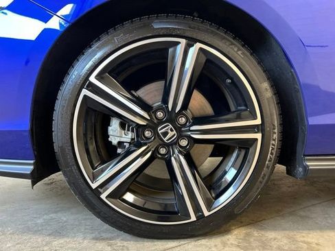 Used 2024 Honda Accord Sport image 11