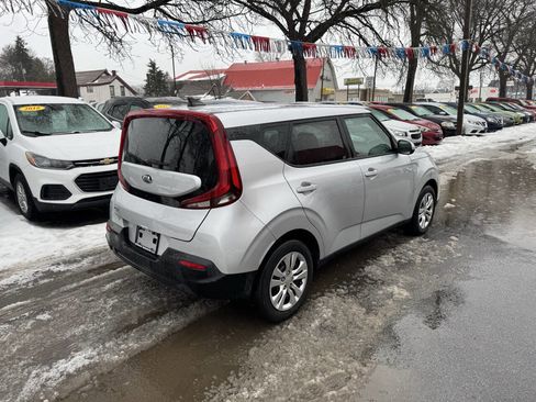 Used 2020 Kia Soul LX image 6