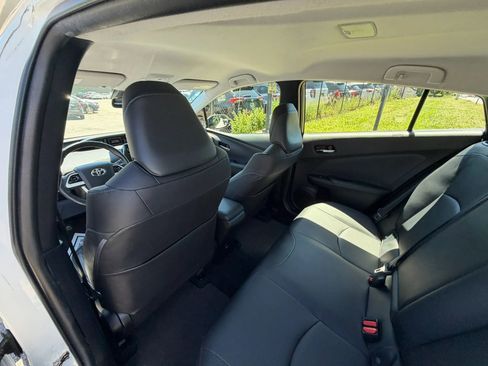 Used 2016 Toyota Prius Three Touring FWD image 18