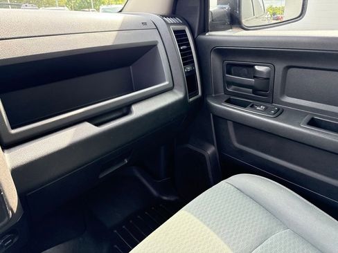 Used 2017 RAM 1500 Express AWD/4WD image 23