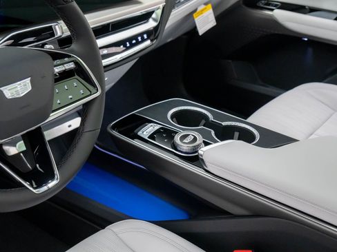 New 2026 Cadillac Lyriq Luxury image 14