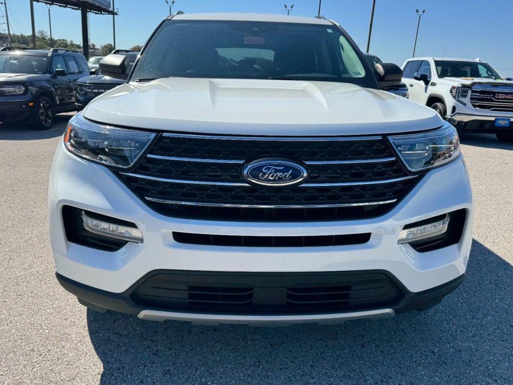 Certified 2023 Ford Explorer XLT w/ Equipment Group 202A AWD/4WD image 9