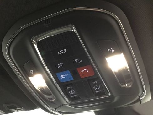 Used 2024 Jeep Grand Cherokee L Altitude AWD/4WD image 36
